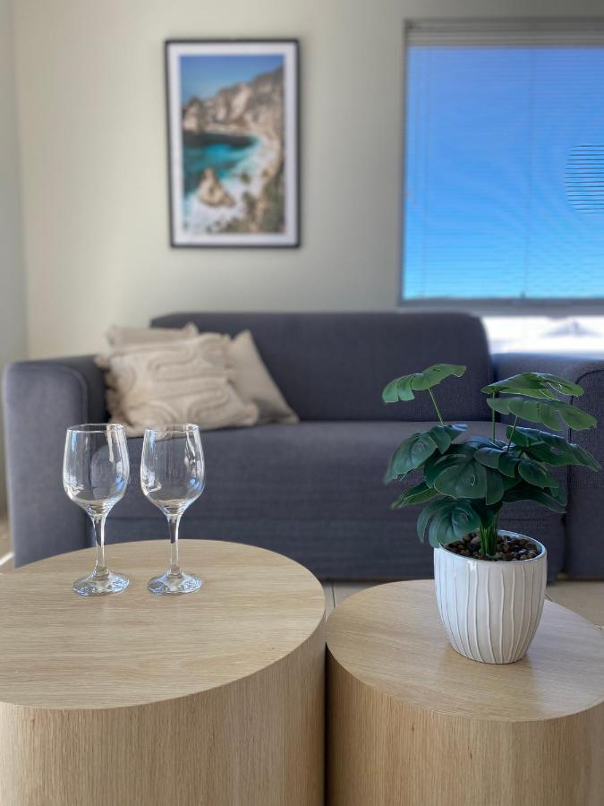 Modern Luxury 1 Bedroom Apartment - Walk To The Shops! Free Wifi Clarkson Exterior photo